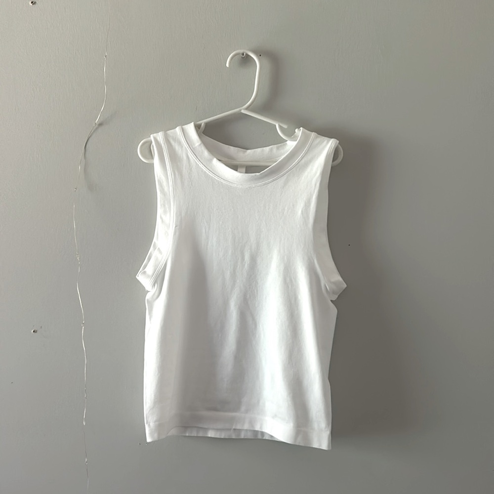 Indigo Falls Active USA Cropped White Athletic Tank Top